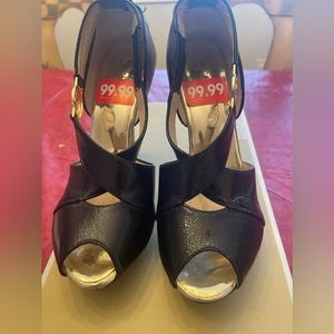 Michael Kors Black patent leather strappy Fulton heeled sandal BRAND NEW